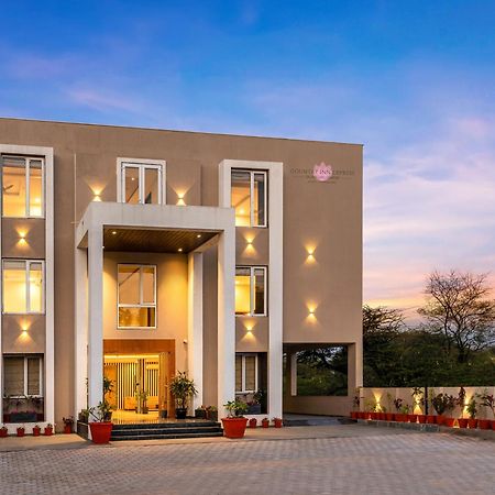 Hotel Seasons Sajjangarh Udaipur Exterior foto