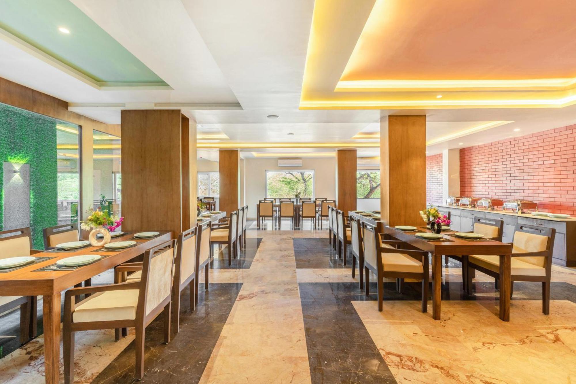 Hotel Seasons Sajjangarh Udaipur Exterior foto