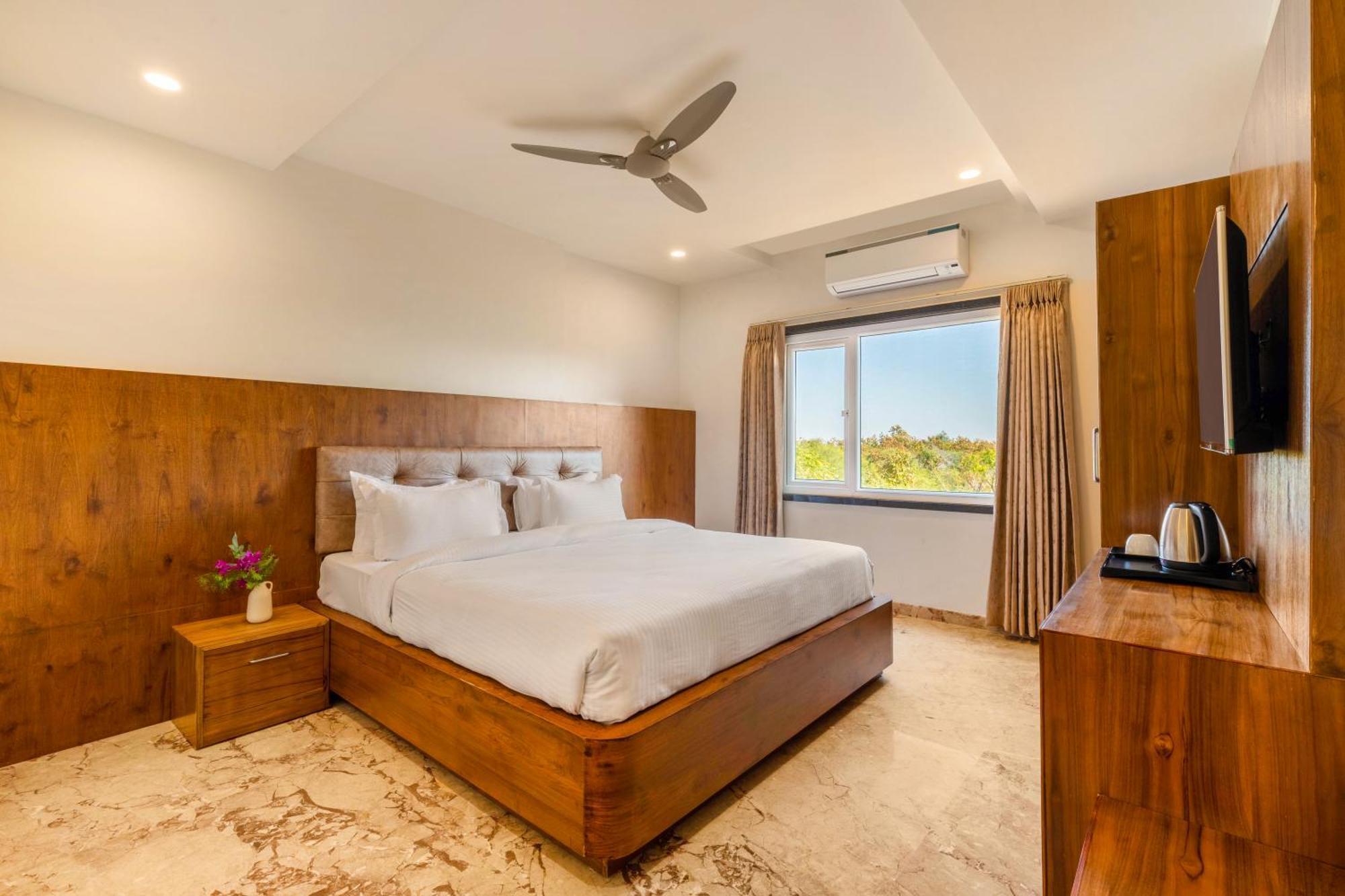 Hotel Seasons Sajjangarh Udaipur Exterior foto